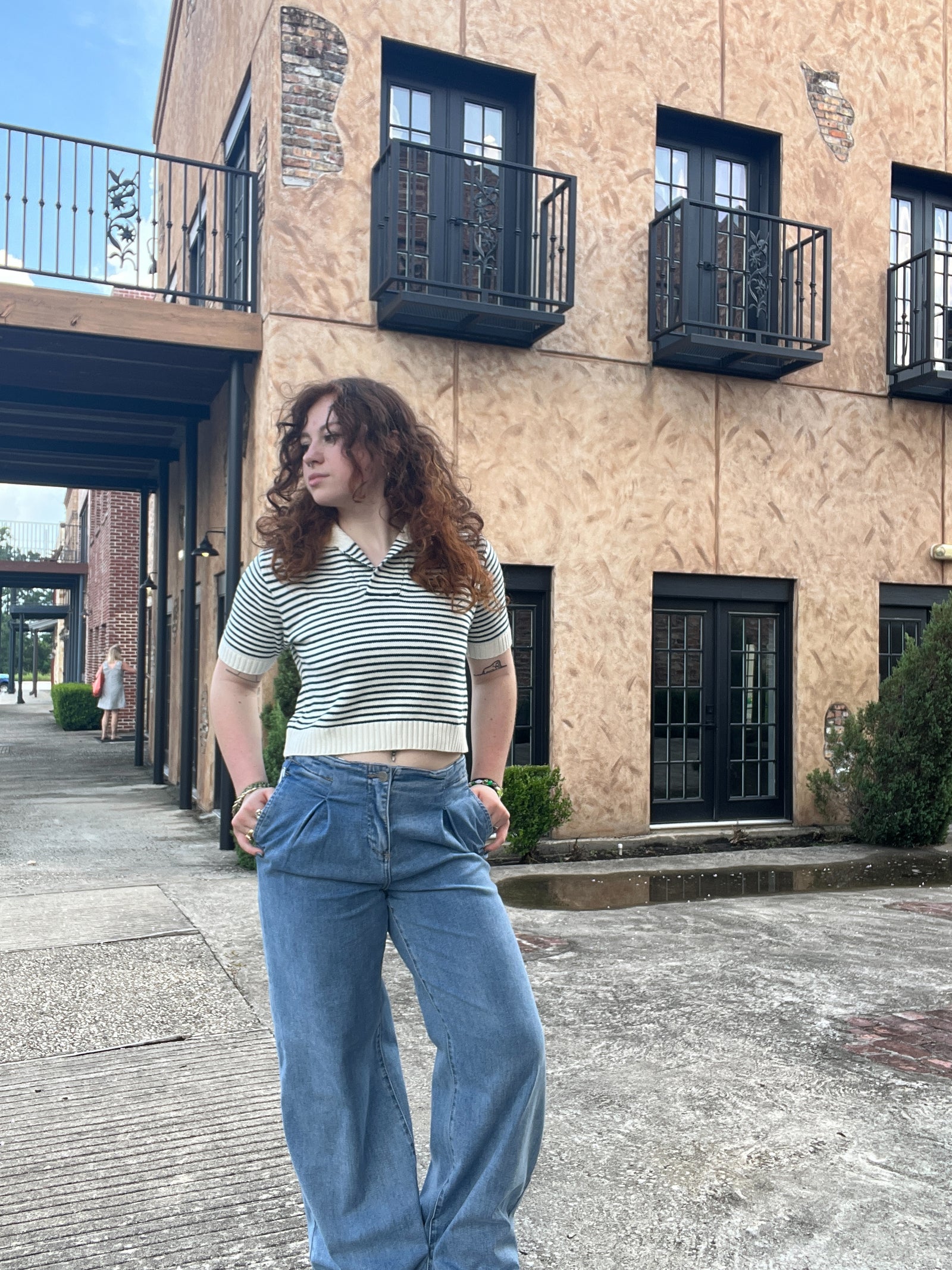 Laurel Mid-Rise Wide Leg Jean